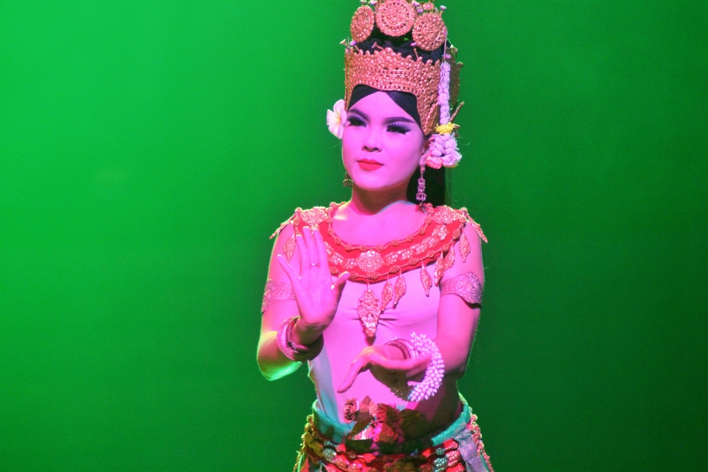 Traditional Khmer Dance at Smile of Angkor, Siem Reap