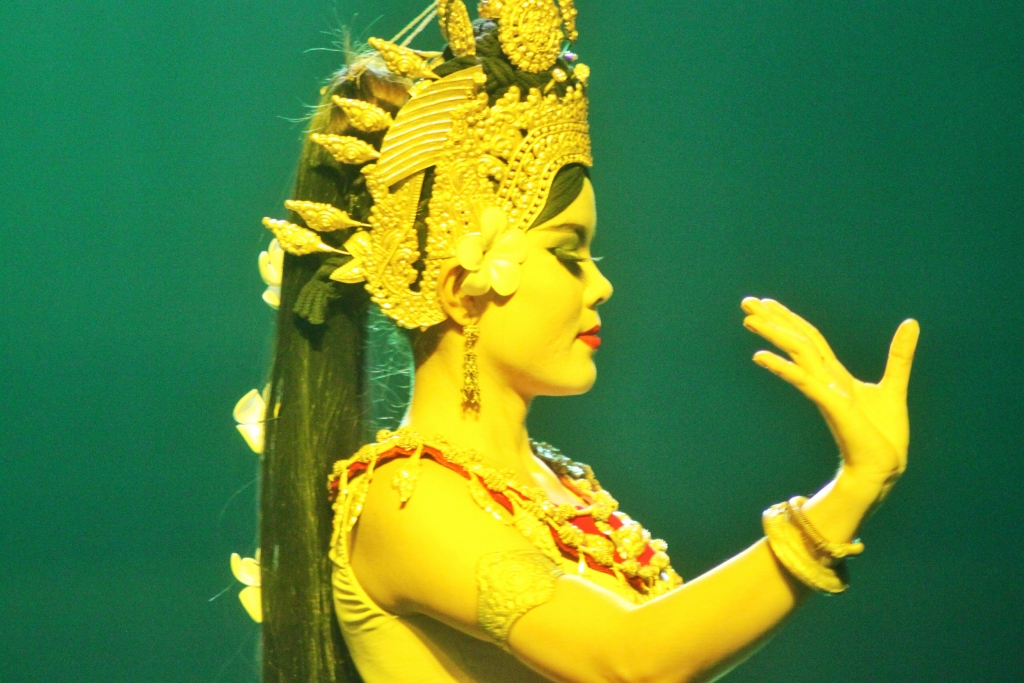 Traditional Khmer Dance at Smile of Angkor, Siem Reap