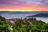  Villes d'Istrie au sommet d'une colline 