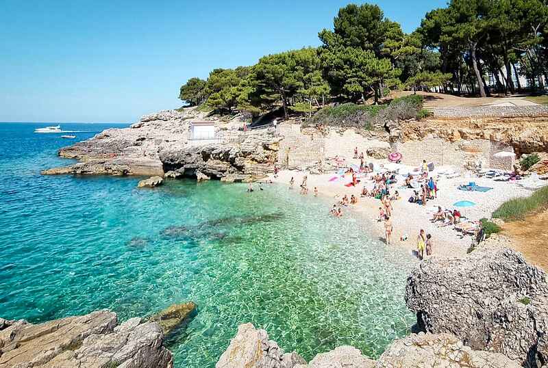 14 best beaches in Pula that are waiting for you
